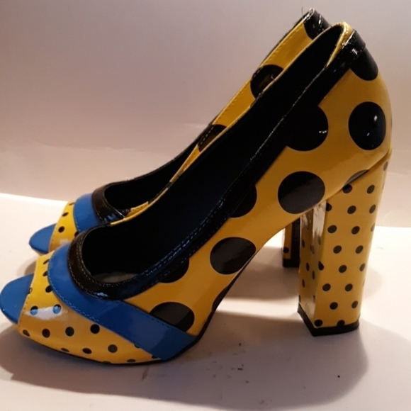 Hot Rated heels from Journeys 7 - Picture 2 of 7